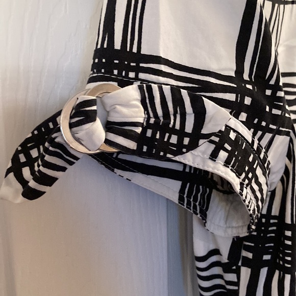 Express Design Studio women’s button up, black & white. Small - Picture 3 of 5